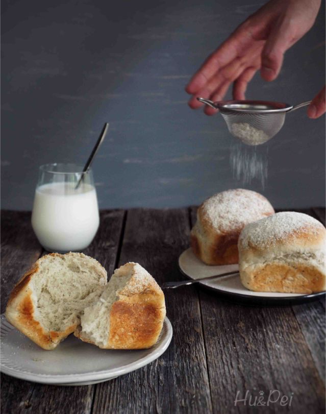 Roasted Soy Flour Bread by Kexin