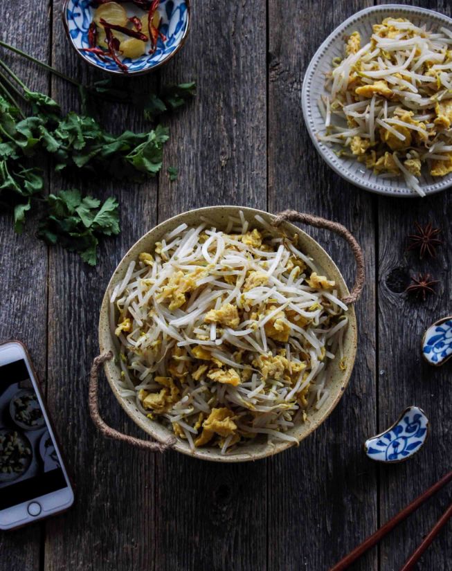 Stir-fried mung bean sprouts and egg with dried scallop by Kexin